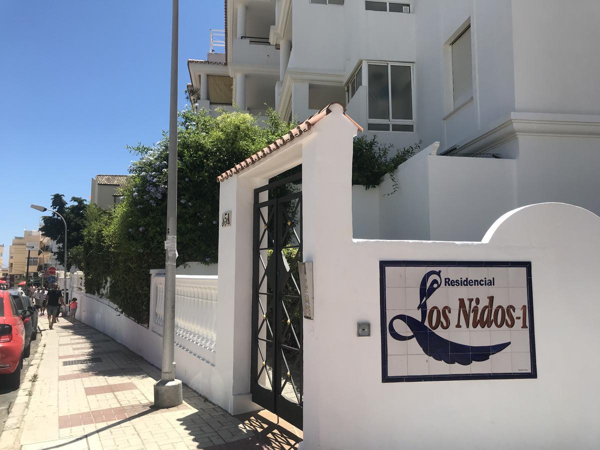 Apartamento Los Nidos ตอร์เรโมลิโนส ภายนอก รูปภาพ