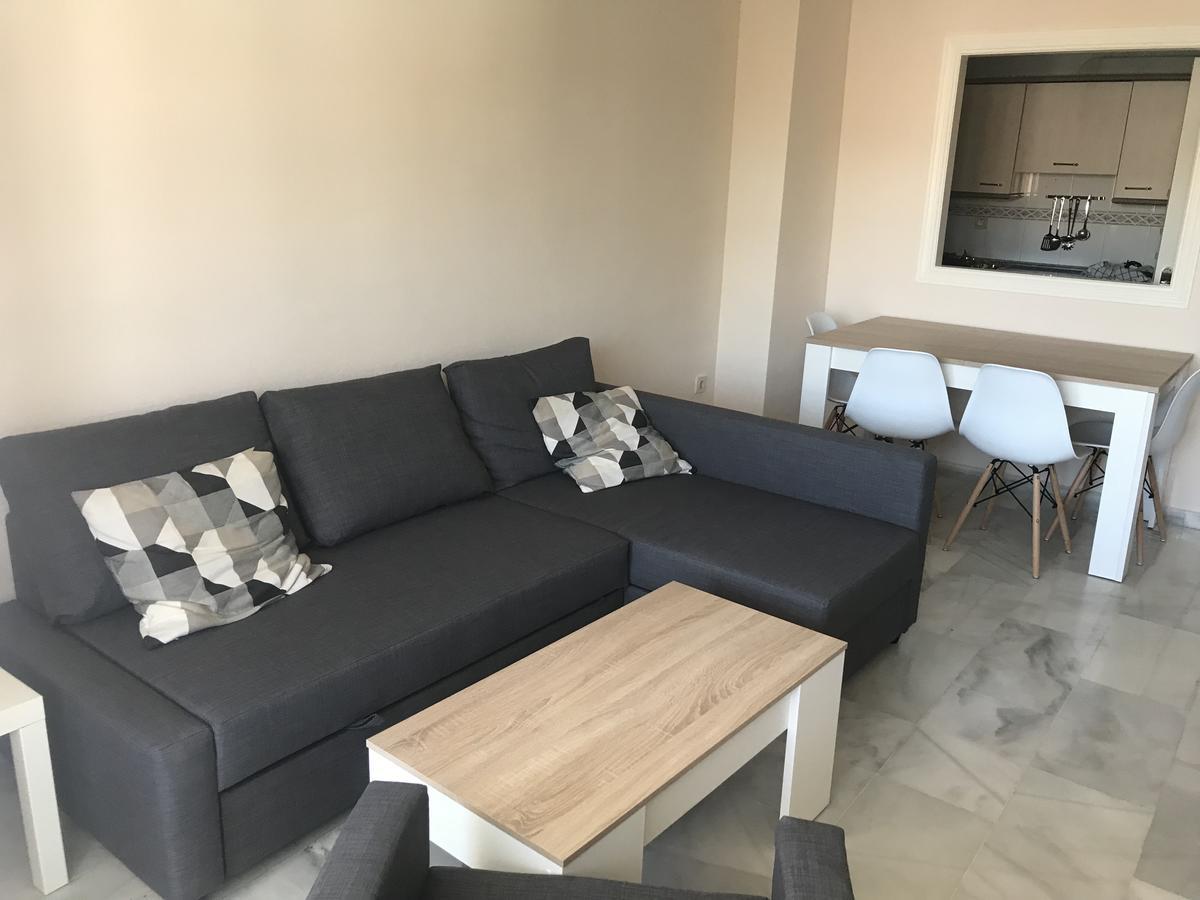 Apartamento Los Nidos ตอร์เรโมลิโนส ภายนอก รูปภาพ