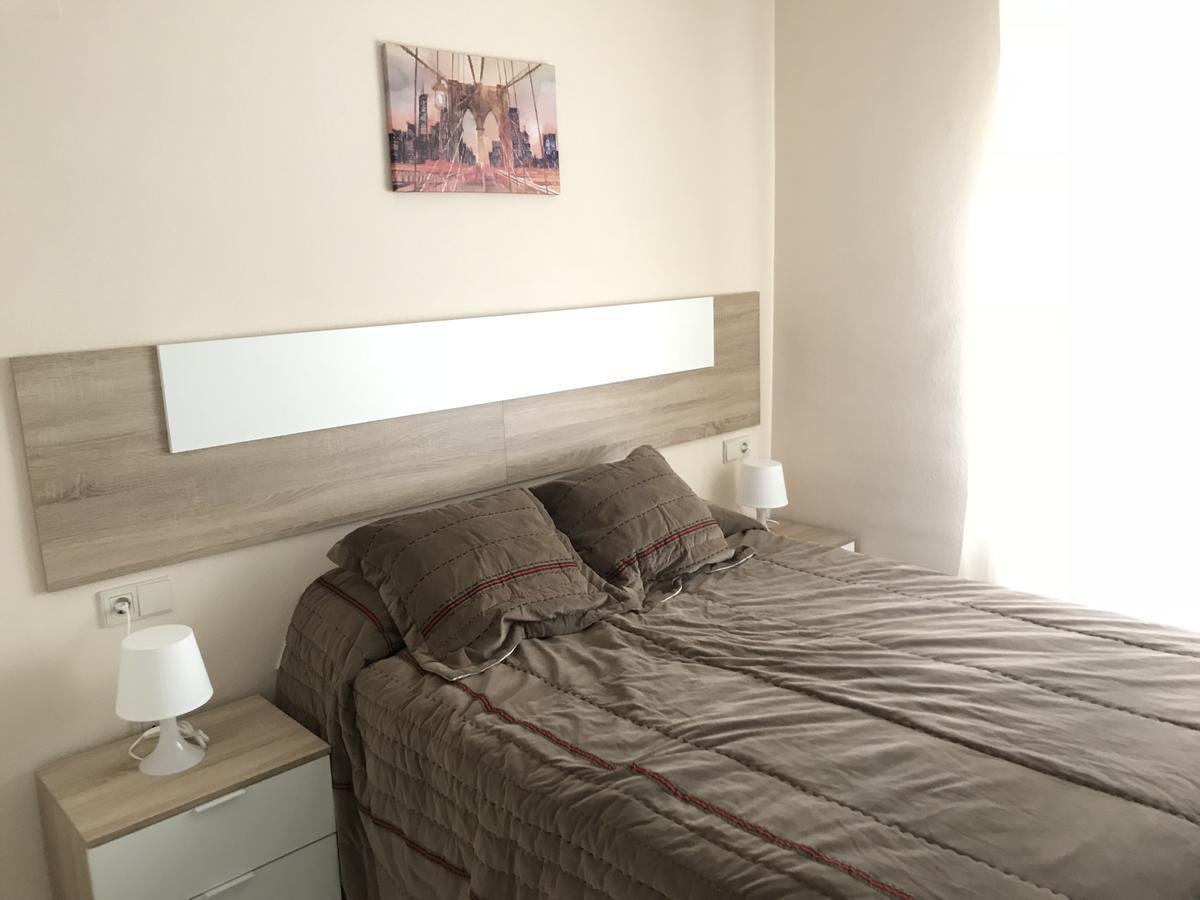 Apartamento Los Nidos ตอร์เรโมลิโนส ภายนอก รูปภาพ